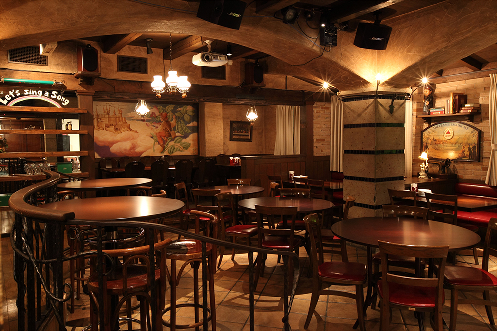 貸切ペーティースペース|姫路「ブリテッシュパブ・ホサンナ」でギネスビールなどを楽しめる本格アイリッシュパブのビアホール 結婚式の二次会、同窓会、貸切パーティーにお使いいただけます|姫路「ブリテッシュパブ・ホサンナ」でギネスビールなどを楽しめる本格アイリッシュパブのビアホール